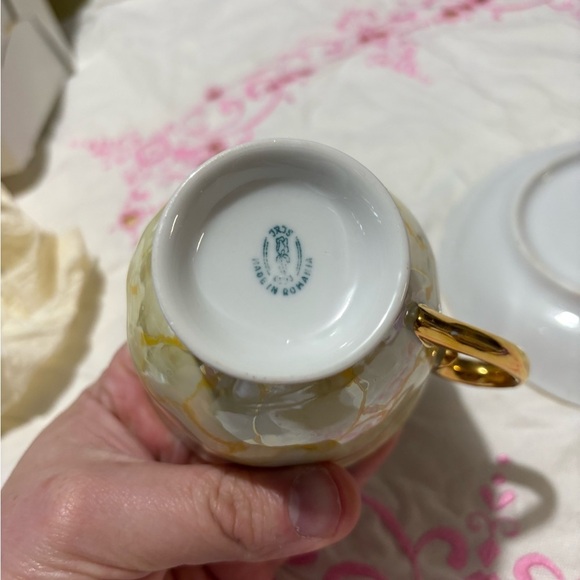 Vintage Gold and White Teacup and Saucer Set with Luxurious Design - Picture 7 of 10